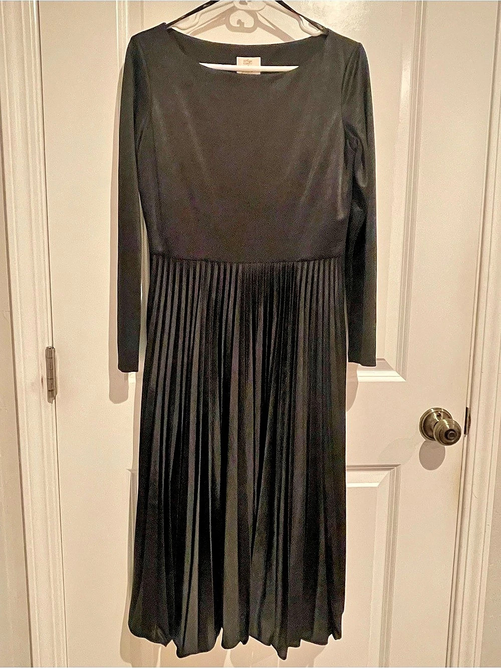 Pretty Ballerinas Pleated Midi Dress in Black Size 2 Like New